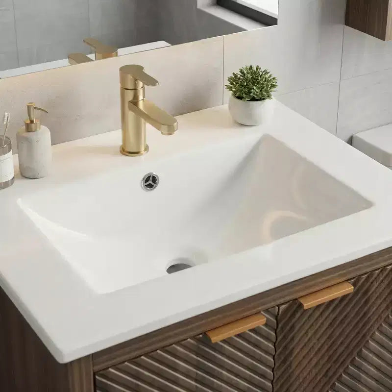 Meuble-lavabo de salle de bain marron de 24 po avec évier, portes et tiroir texturés, pieds en pin