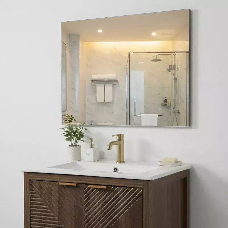 Meuble-lavabo de salle de bain marron de 24 po avec évier, portes et tiroir texturés, pieds en pin