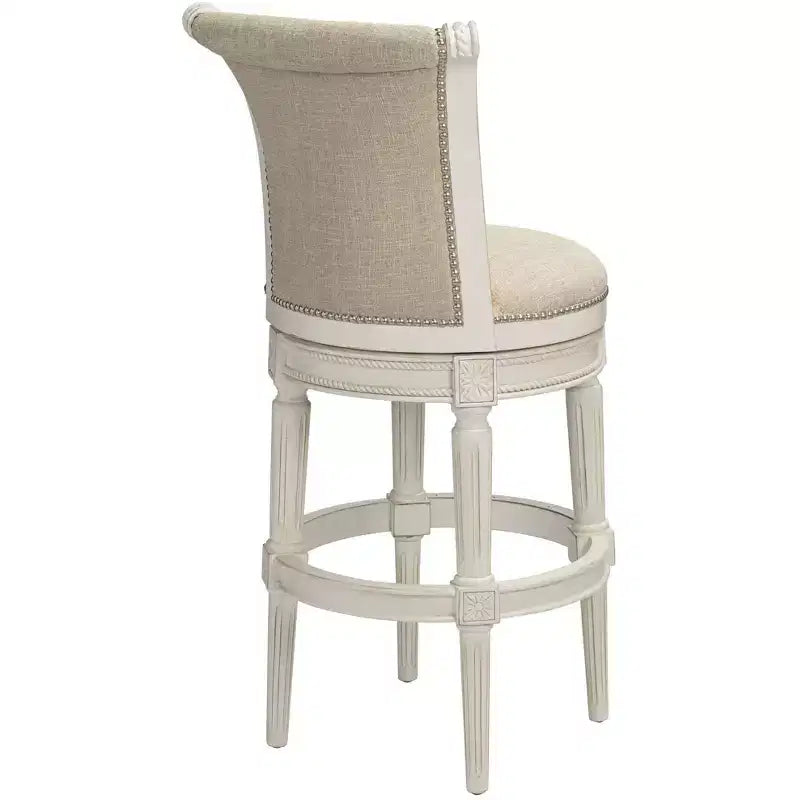 Tabouret de bar pivotant en bois blanc de 77,5 cm de haut, coussin crème à volutes traditionnelles avec dossier et repose-pieds, pour comptoir de cuisine.