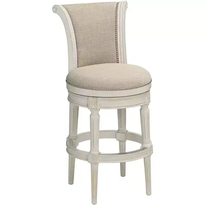 Tabouret de bar pivotant en bois blanc de 77,5 cm de haut, coussin crème à volutes traditionnelles avec dossier et repose-pieds, pour comptoir de cuisine.